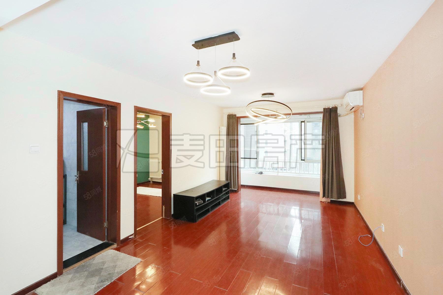 首城國際2室2廳1衛(wèi)82.7㎡東南645萬