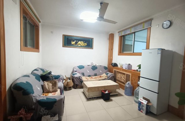 急售市委 东昌总校兴华路   附近家属院 低楼层 三室两厅