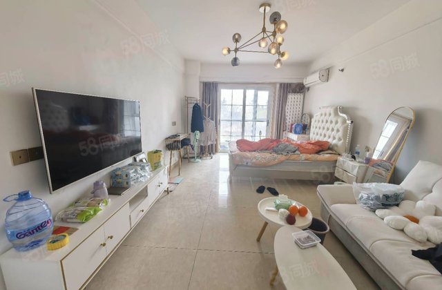 外滩香格里拉1室1厅50㎡20.6万二手房图片