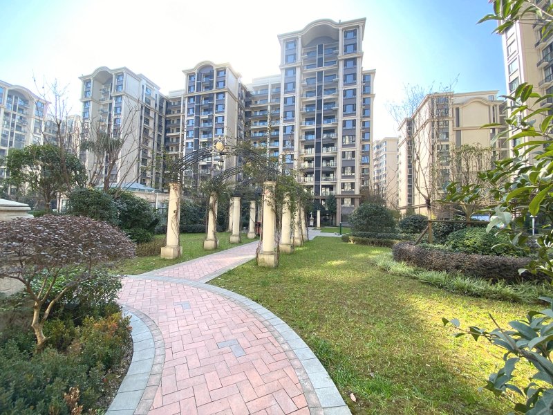 香瑞楠府3室2厅2卫92.72㎡东156.8万