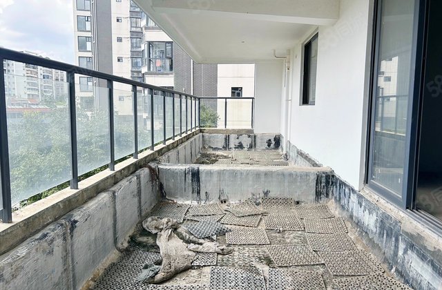 昊壮一品尊府4期4室2厅220.95㎡213.9万二手房图片