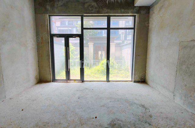 龙光天曜(商住楼)6室2厅167㎡380万二手房图片