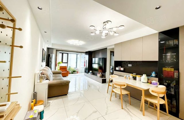 碧桂园国岳府 三室两厅两卫 好楼层 随时可以看房