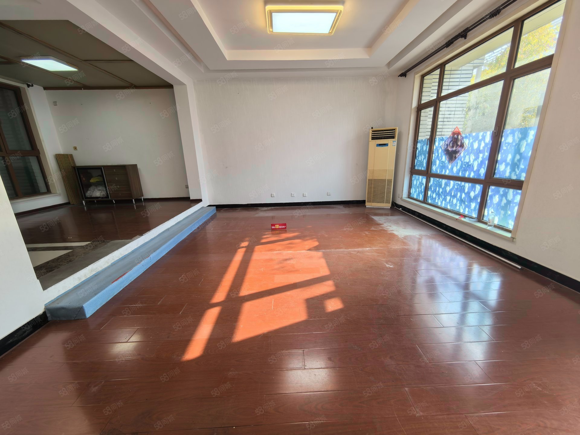 菓嶺綠墅4室2廳3衛(wèi)204.36㎡南北950萬(wàn)