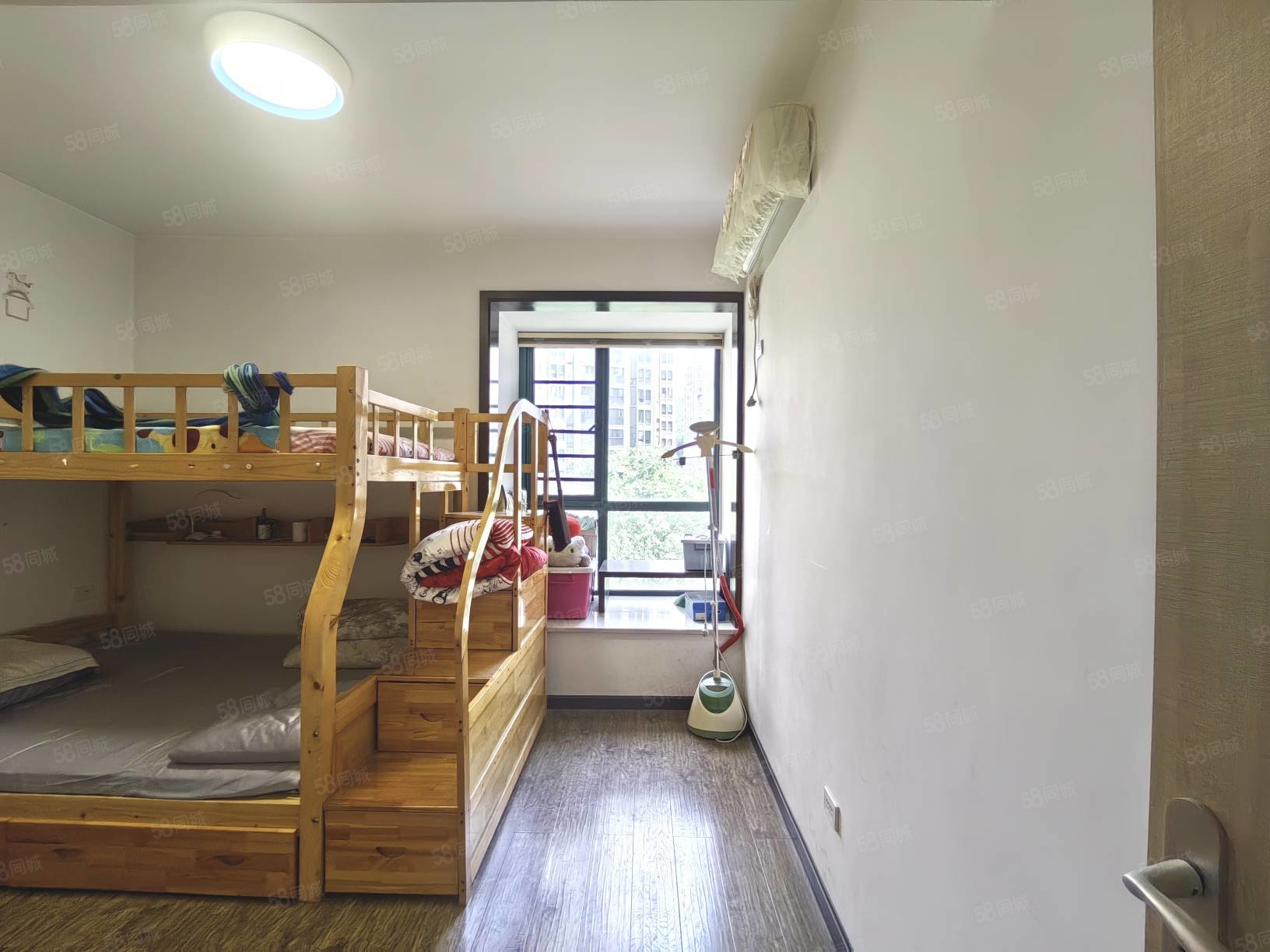 和昌国际城二期3室2厅2卫118㎡南北87万