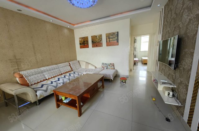 市中心位置三室一厅精修90平 仅售65.6万