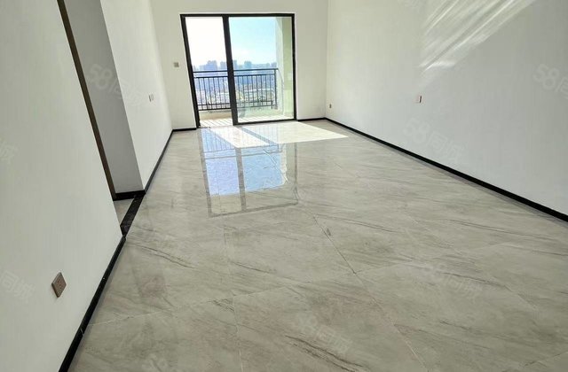 性价比  的一套  云麓九里  17楼  精装  边户