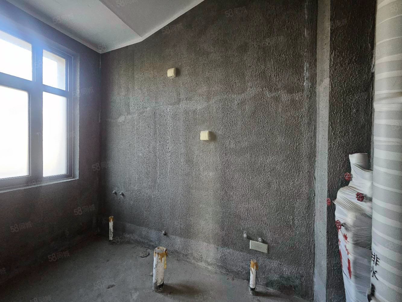 中海墅(東區(qū)別墅)4室3廳4衛(wèi)303.1㎡南北2460萬