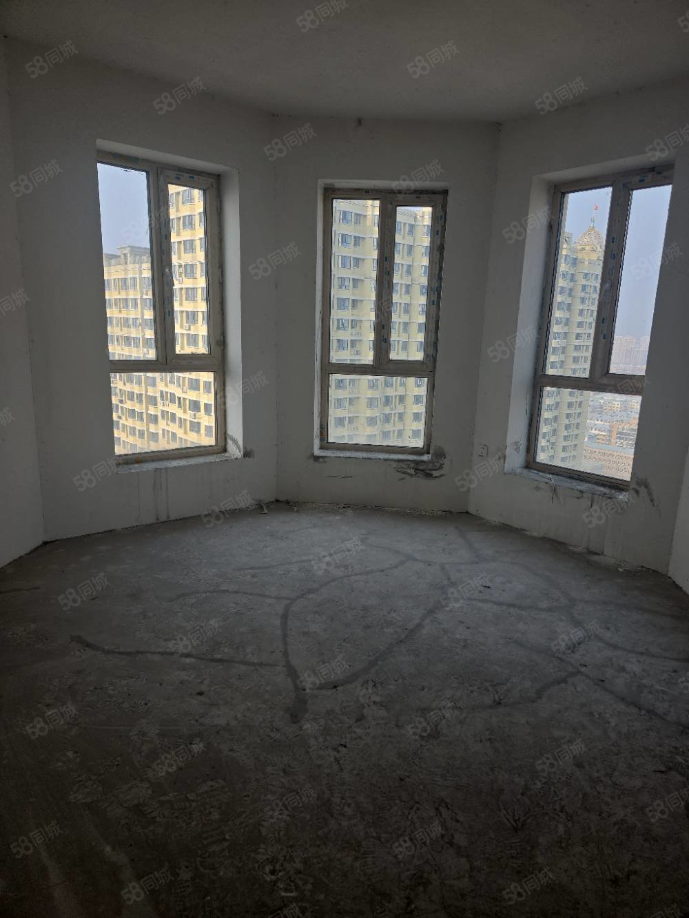 御品天下3室1厅2卫160㎡南北55.8万