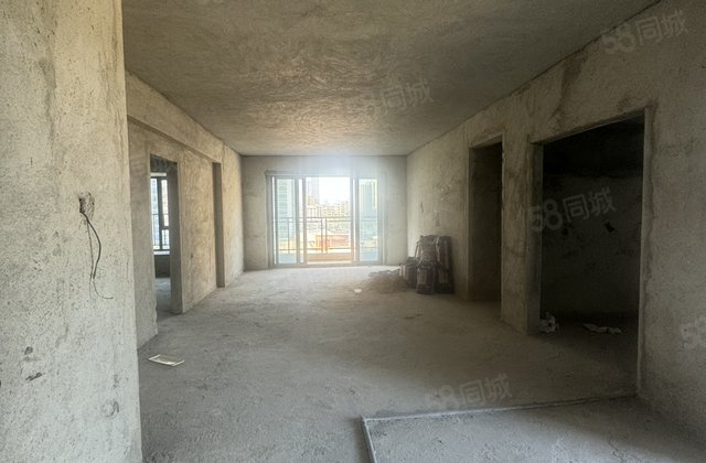 澳海城4室2厅137㎡136万二手房图片