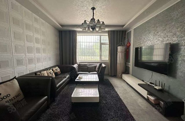 单价4000，孝心一楼，三室朝阳户型停车方便