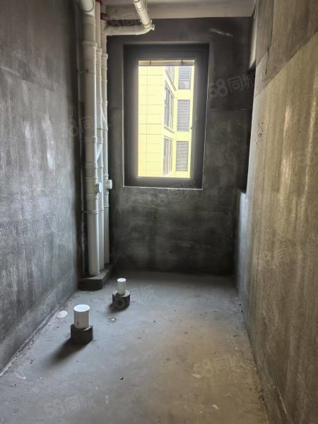 绿城玫瑰园4室2厅2卫143㎡南北114万