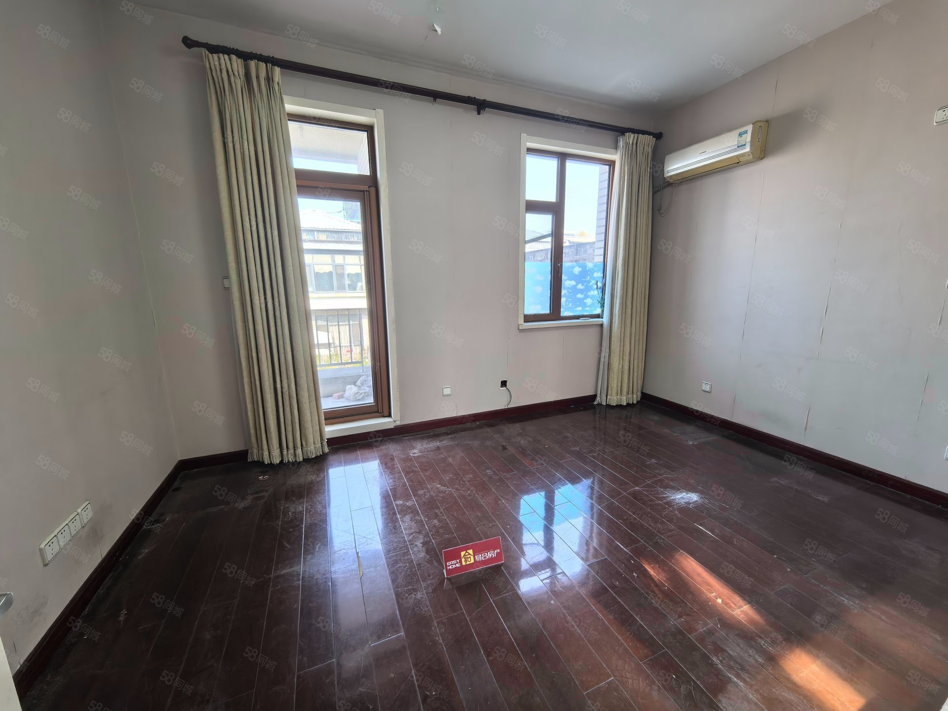 菓嶺綠墅4室2廳3衛(wèi)204.36㎡南北950萬(wàn)