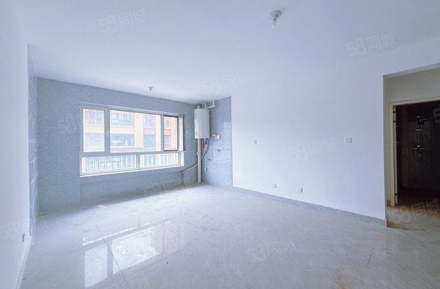 急售  万达附近  新房未住  带储藏室和车位单价4000多