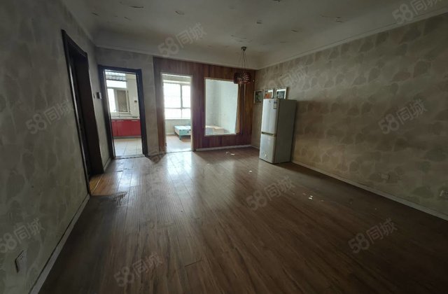 月亮湾 B 区三室一厅一厨一卫110平 仅售68.8万