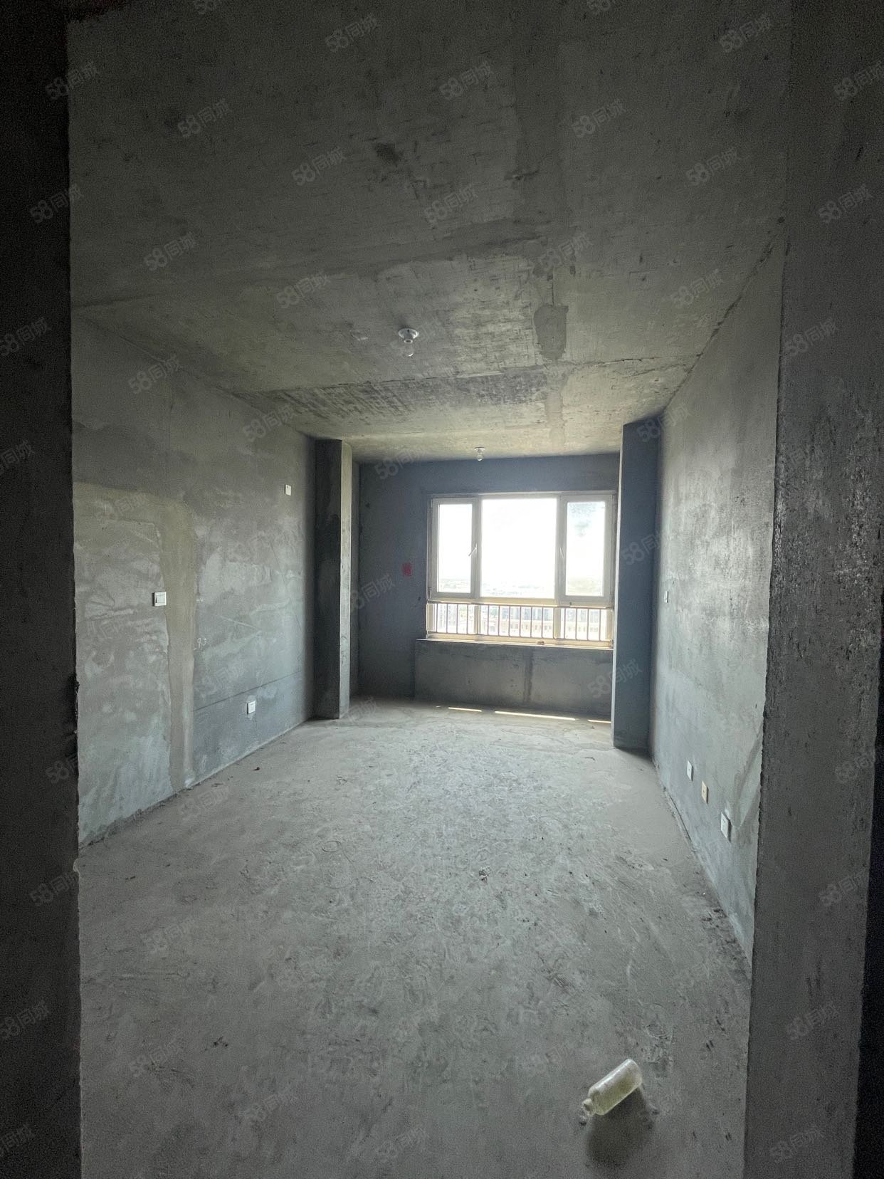 凯泽翡翠城(A区)3室2厅2卫145㎡南71万