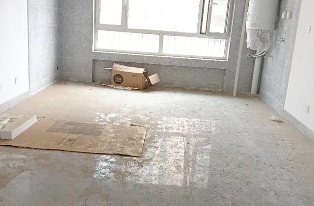 万达北邻，新房未住，三叶草户型，带车位地下室水城悦府，江山印