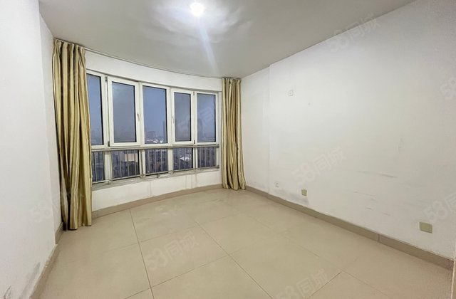 东昌中学 市中心 电梯东边户 南北通透 采光视野超好 送储