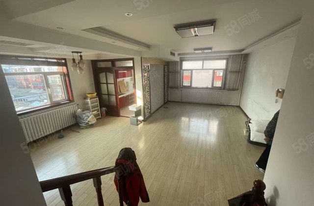 湖边租50 公路馨苑3楼109平 两室两厅仅售90万