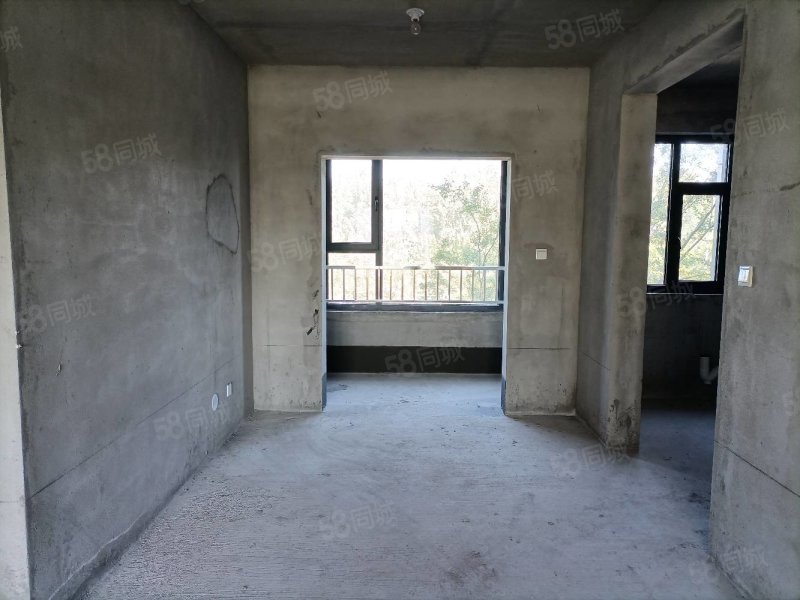 毛坯大三室,南北通透,双阳台,付款方式协商,富春园-济源58同城
