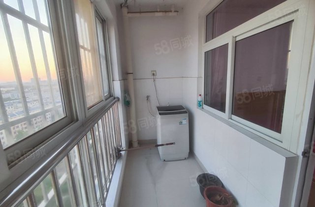 莲湖花园 高楼层采光充足 精装修 南北通透 电梯房