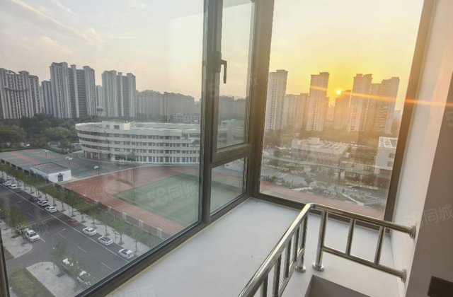 学府印象，动静分区户型，带车储，好楼层