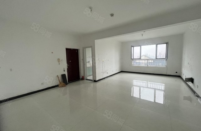 湖边房楼层好  小区环境好 配套齐全