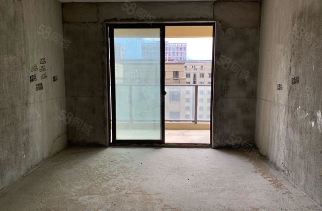 颐年城3室2厅109㎡64.8万二手房图片