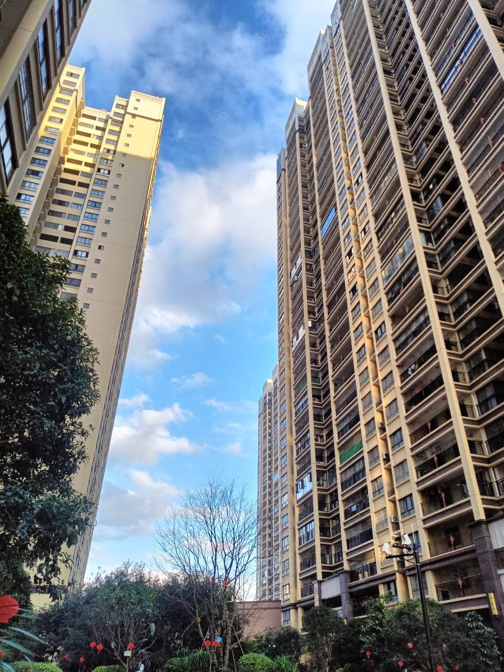 金港茗苑3室2厅2卫115㎡北50万