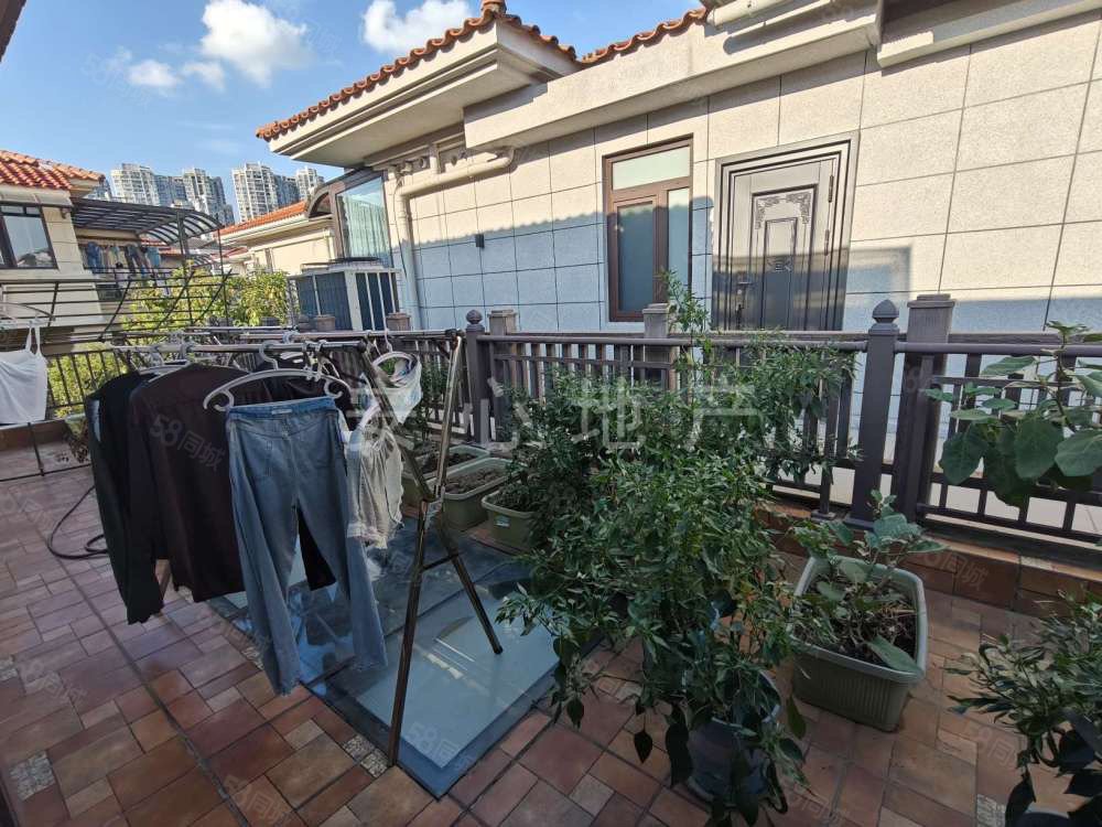 德和沁园(别墅)5室3厅4卫216㎡南北550万