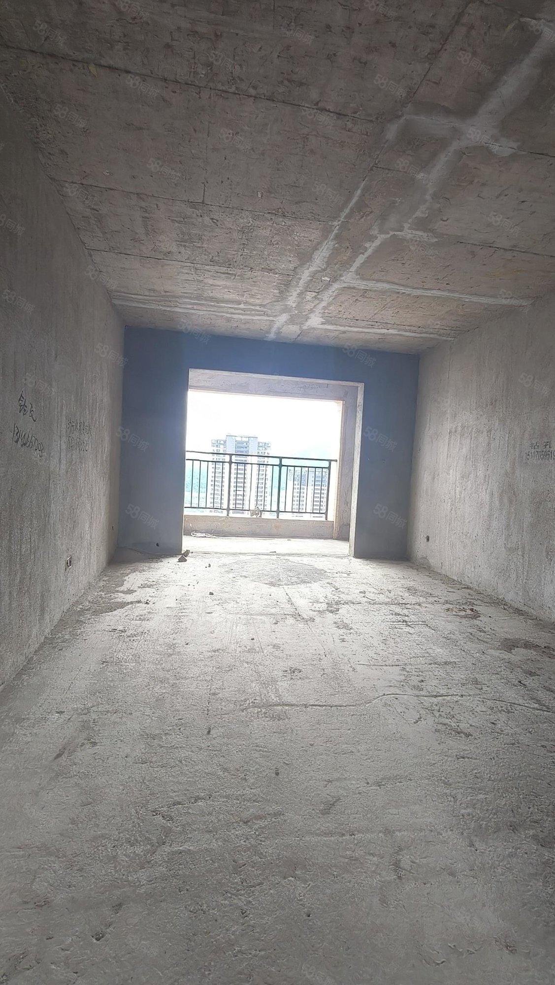 东湖花苑3室2厅2卫131㎡南北96万