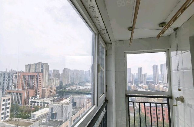 带车位 88万 3居2卫 阳光逸墅 西边户 有证 免大税