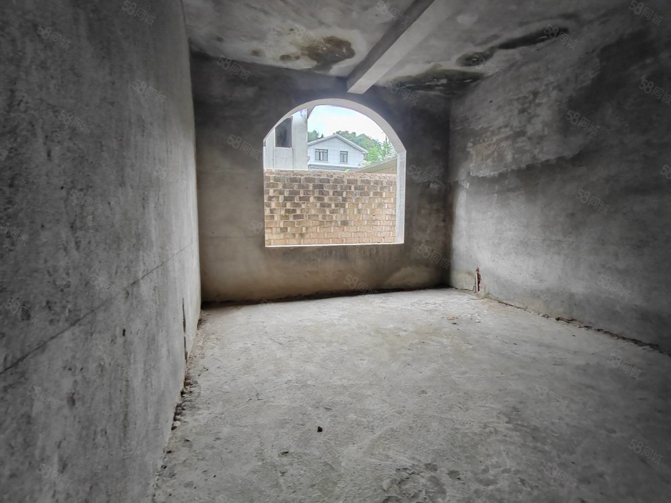 湖田壹号7室3厅3卫420㎡南北169万