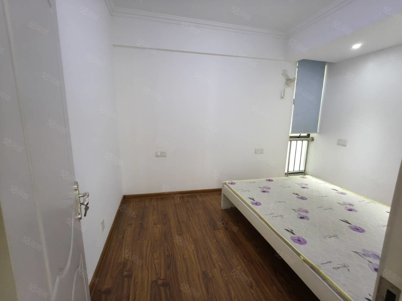 奥林清华3室2厅2卫124㎡南北58万