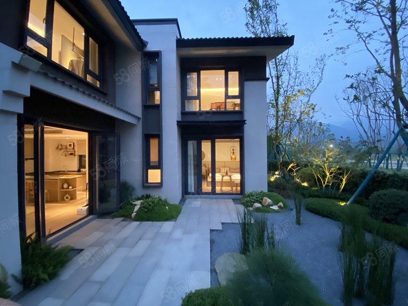 60万就可以在青城山买一套叠拼别墅!别墅!爽翻!巴适