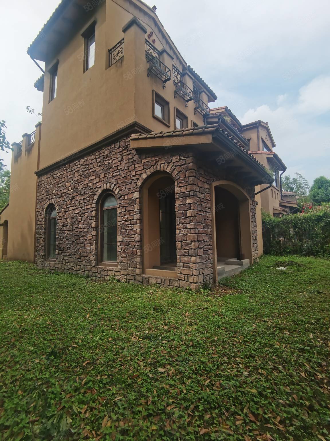 【10图】云栖谷三期 端头独栋带大花园 南北通透 清水 套4,中信云栖谷