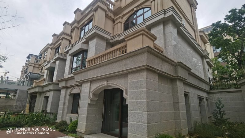 合信南山(别墅)6室5厅5卫800㎡南560万