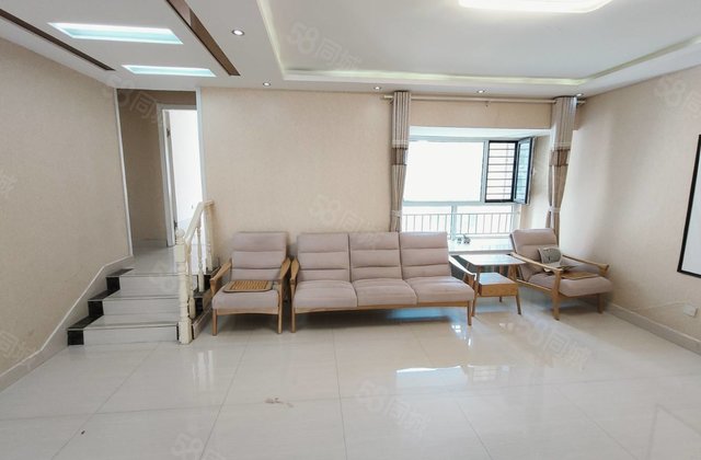 新上！阿卡  高档错层！三室两卫带车储免大税！万达电大 七中