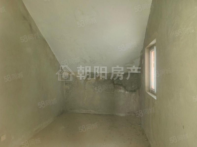 建设村C区5室2厅1卫157㎡南12万