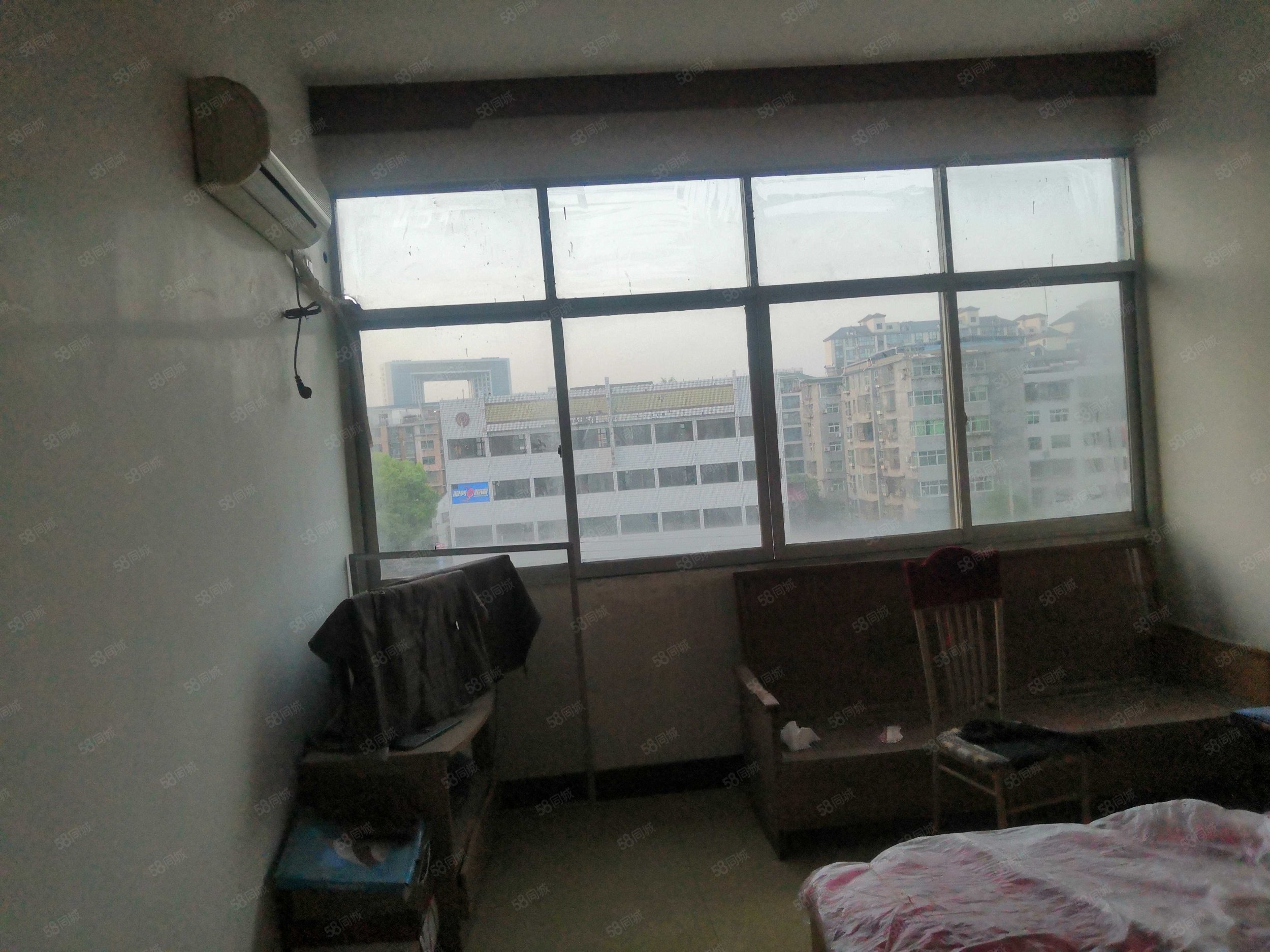 天河嘉苑3室2厅1卫117㎡南北22.8万