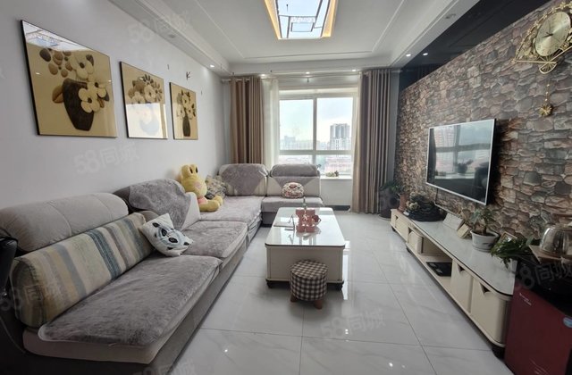 香江南邻 精装三室 好楼层 仅售76万