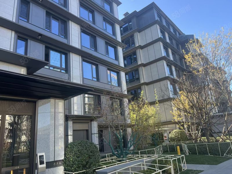 中建宸園4室2廳3衛(wèi)170㎡南北1520萬