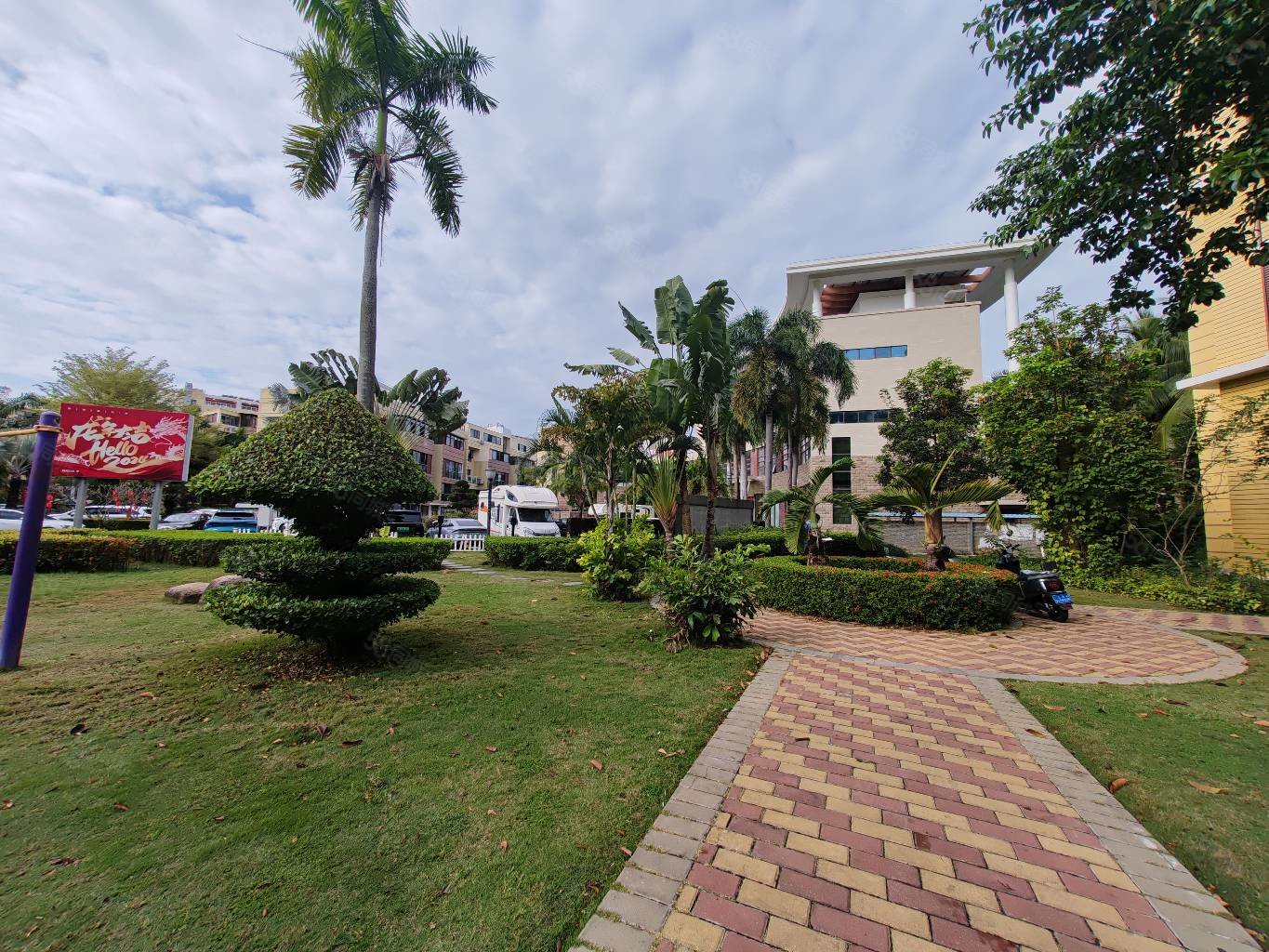 出售市中心椰景蓝岸大东海附近三房两卫南北通透一梯两户