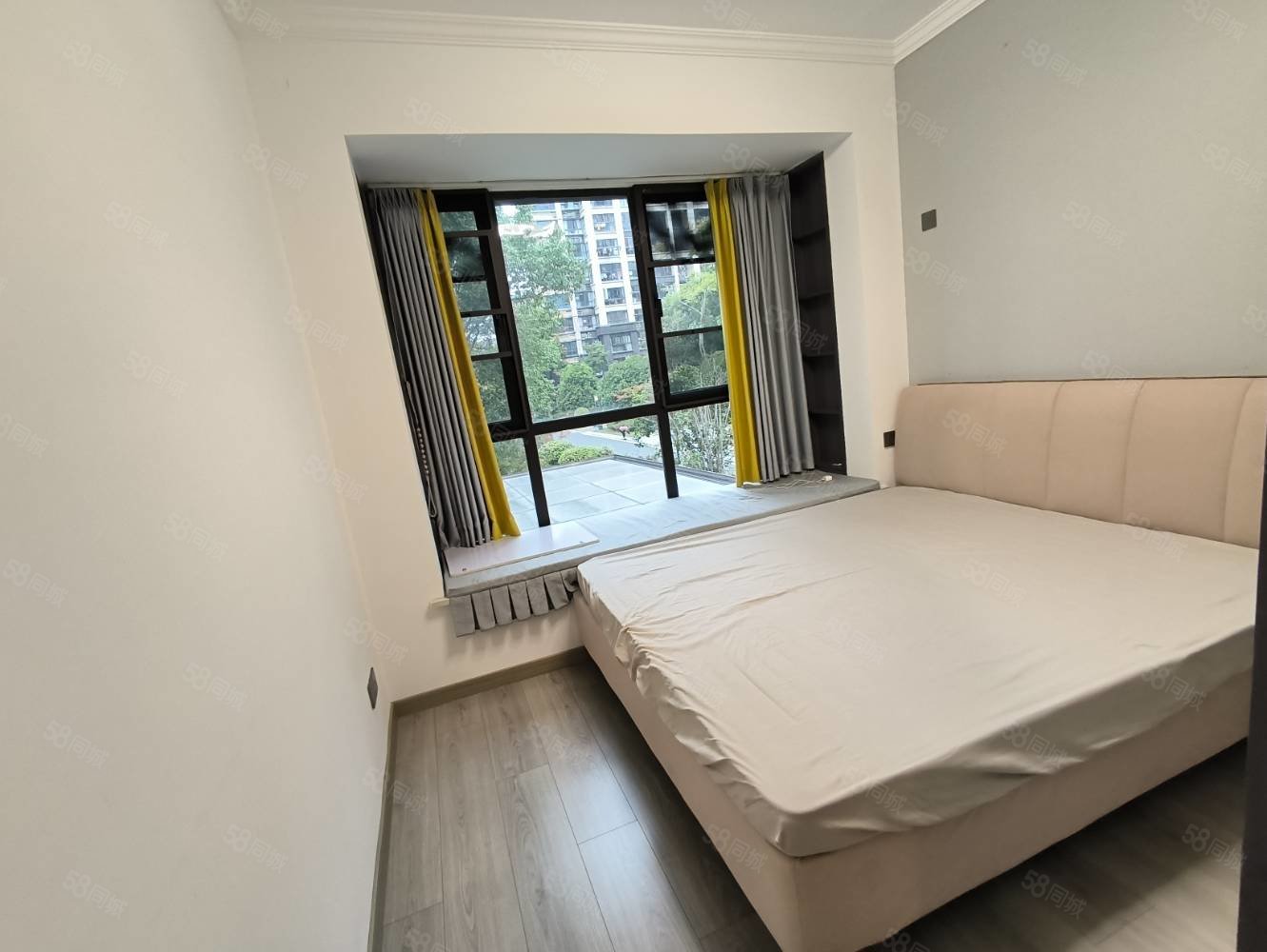 港中旅公元6室2厅3卫230㎡南北196万