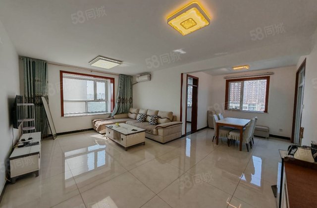 市中心，市医院附近，实验三室两厅两卫，双阳台，边户送车位可议