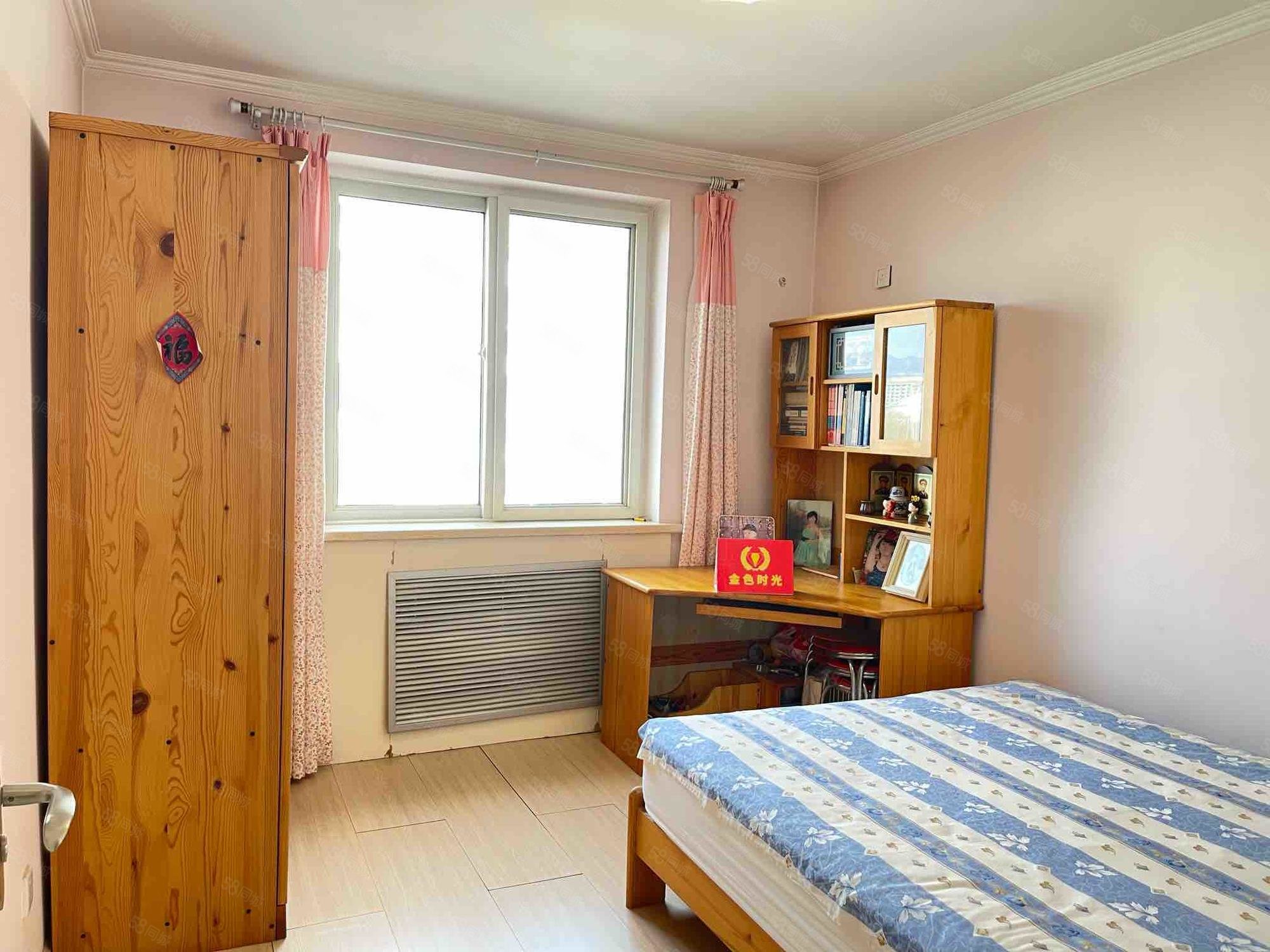 鴻澤園3室1廳2衛(wèi)127.49㎡南北205萬