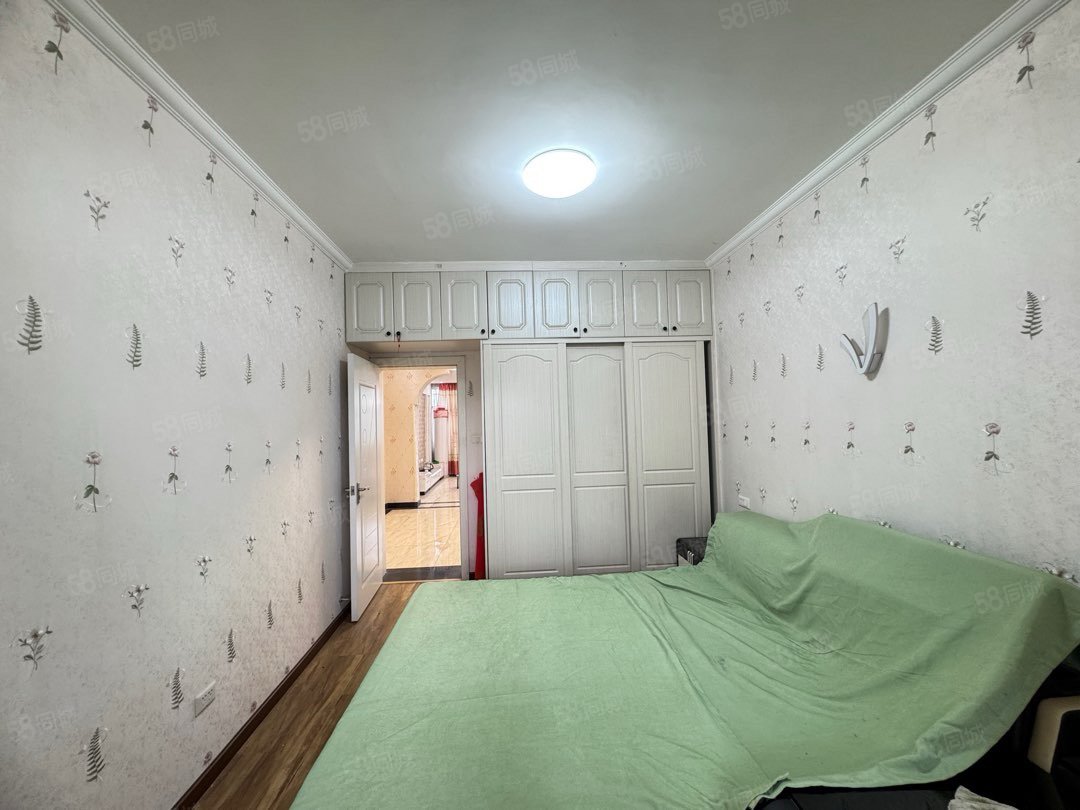 六堰文化宫3室2厅1卫110㎡南北58万