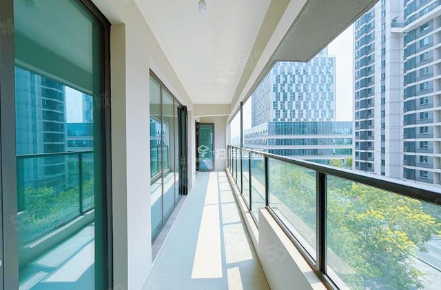 东昌路 壹号院 四室两卫 三阳台 南北通透 全明户型 增车位