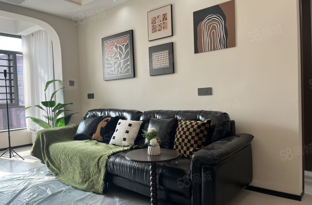 天嘉翰廷3室2厅93.78㎡65.8万二手房图片