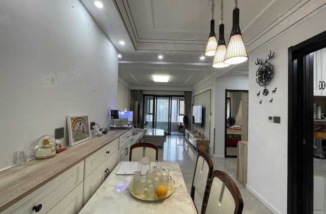 荣盛锦绣学府三叶草，121平123万，免大税送储藏室